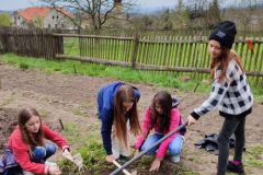 2022-04-22 Pracujeme na zahrádce